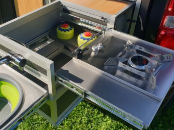 Noemi-kartuše-Vestavba-do-auta